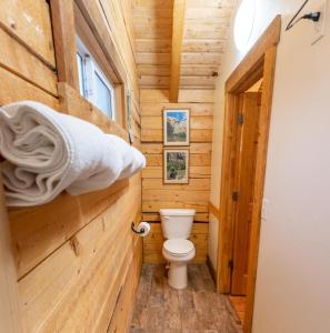 Ванная комната в Escalante Cabins & RV Park