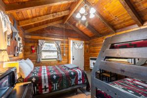 Ένα ή περισσότερα κρεβάτια σε δωμάτιο στο Escalante Grand Resort