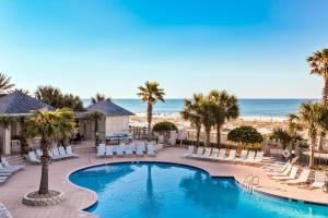 Bazén v ubytování Beach Club 203B- Bristol nebo v jeho okolí