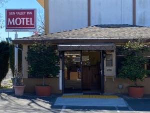 Φωτογραφία από το άλμπουμ του Sun Valley Inn σε Pleasant Hill