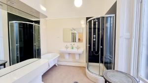 Bagno di The Guards Hotel