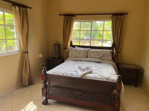 Ένα ή περισσότερα κρεβάτια σε δωμάτιο στο Charming 3 bedroom villa 66 with private pool