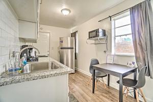 Gallery image of Columbus Apt with Gas Grill, 1 half Mi to Dtwn! in Columbus