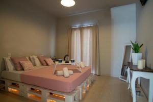 Gallery image of Golden Sun Boutique in Malia
