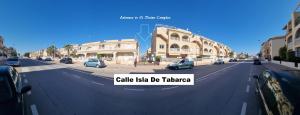 Zdjęcie z galerii obiektu Poolside 2 Bedroom 2 Bathroom Apt, Ultra Fast Wi-Fi & Terrace w mieście Los Alcázares