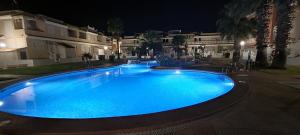 Zdjęcie z galerii obiektu Poolside 2 Bedroom 2 Bathroom Apt, Ultra Fast Wi-Fi & Terrace w mieście Los Alcázares