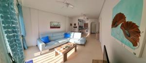 Zdjęcie z galerii obiektu Poolside 2 Bedroom 2 Bathroom Apt, Ultra Fast Wi-Fi & Terrace w mieście Los Alcázares +33 zdjęcia