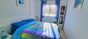 Zdjęcie z galerii obiektu Poolside 2 Bedroom 2 Bathroom Apt, Ultra Fast Wi-Fi & Terrace w mieście Los Alcázares