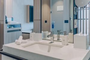 Um banheiro em Vignette Collection SOUMA Hotel by IHG