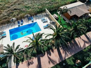The swimming pool at or close to Casas Guemon