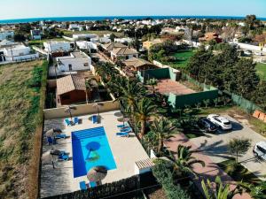 The swimming pool at or close to Casas Guemon