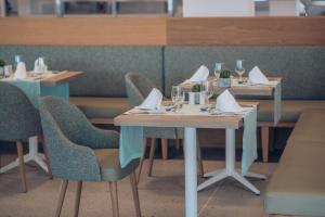 A restaurant or other place to eat at Iberostar Waves Cala Domingos All Inclusive
