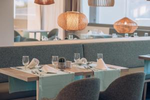 A restaurant or other place to eat at Iberostar Waves Cala Domingos All Inclusive