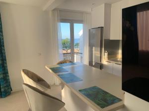 Телевизор и/или развлекательный центр в DOUCEURS DES ILES