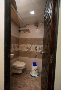Koupelna v ubytování Hotel J D Residency