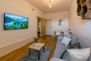 Area tempat duduk di Eigene Wohnung im Stadtzentrum mit wunderschöner Dachterrasse