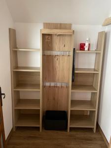 Poschodová posteľ alebo postele v izbe v ubytovaní GARAGE Harrachov