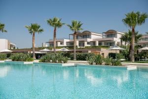 Bazén v ubytovaní Avra Imperial Hotel alebo v jeho blízkosti