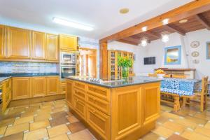 Kuchnia lub aneks kuchenny w obiekcie Villa Marjals 16
