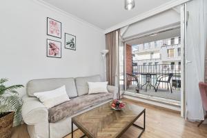 Balkón alebo terasa v ubytovaní Apartments Dmowskiego Kępa Mieszczańska by Noclegi Renters