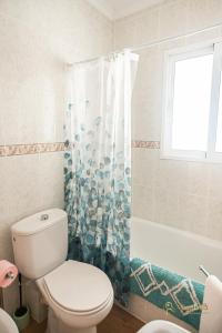 A bathroom at Apartamento en Ronda Ocho Caños con Wifi