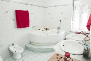 A bathroom at Villa Sea Horizon