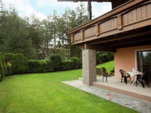 Vonkajšia záhrada v ubytovaní Apartment in Ötztal near Ski Slopes