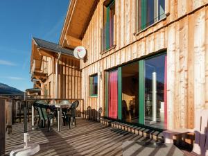 Balkón nebo terasa v ubytování Chalet in Hohentauern near Ski Lift