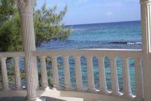 Gallery image of Triplets on the Bay in Montego Bay