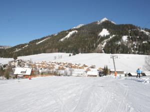 Chalet in Hohentauern near Ski Lift v zimě