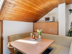 Posedenie v ubytovaní Apartment in Ötz near Hochoetz Ski Area