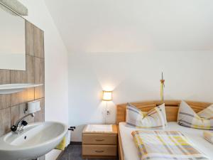 Posteľ alebo postele v izbe v ubytovaní Apartment in Ötz near Hochoetz Ski Area