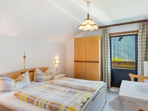 Posteľ alebo postele v izbe v ubytovaní Apartment in Ötz near Hochoetz Ski Area