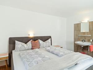 Posteľ alebo postele v izbe v ubytovaní Apartment in Ötz near Hochoetz Ski Area