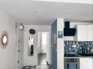 Кухня или кухненски бокс в NEW: appartement tout confort + parking gratuit