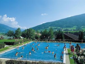 Bazen u ili blizu objekta Apartment in Rennweg near Katschberg Ski Area