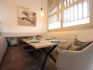 Posezení v ubytování Apartment in Kirchdorf near Ski Slopes + 29 fotografií