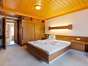 Posteľ alebo postele v izbe v ubytovaní Apartment in Saalbach near Ski Slopes