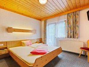 Posteľ alebo postele v izbe v ubytovaní Apartment in Saalbach near Ski Slopes