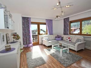 Posezení v ubytování Apartment in Stumm near Ski Slopes
