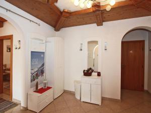 Fotografie z fotogalerie ubytování Apartment in Stumm near Ski Slopes v destinaci Stumm