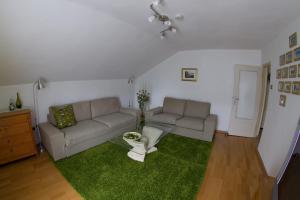 Gallery image of Chiemgau Appartement in Waging am See +19 photos