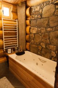 Koupelna v ubytování ECO HOUSES ART OF LIVING - Еко къщи изкуството да живееш + 37 fotografií