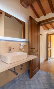 Um banheiro em Umbrian Concierge - La Casa dei Pellari