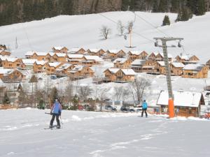 Chalet in Hohentauern near Ski Lift v zime