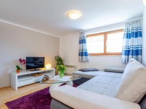 TV/trung tâm giải trí tại Apartment in Walchen near Ski Lift