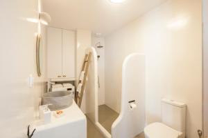 Φωτογραφία από το άλμπουμ του Nautilus Sea View Suite 4 στο Πευκοχώρι