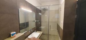 Bilik mandi di Hotel Kandyan View ''Free pickup from Kandy city''