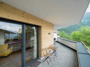Luxury Apartment in Salzburg with terrace tesisinde bir balkon veya teras