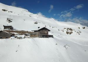Almgasthaus Flecknerhütte v zime